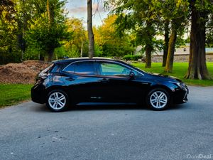 2018 Toyota Corolla 1.8 Petrol Hybrid Auto Luna Sp - Image 4