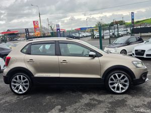 Volkswagen Polo 1.2 TSI AUTOMATIC - CROSS EDITION - Image 3
