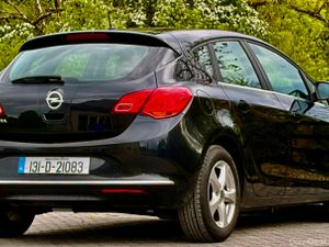Opel Astra 2013 - Image 3