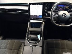 Renault Austral E-TECH Hybrid 200 techno - Image 2