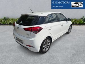 Hyundai i20 2016 DELUXE *** ONLY 52k/MILES*** - Image 4
