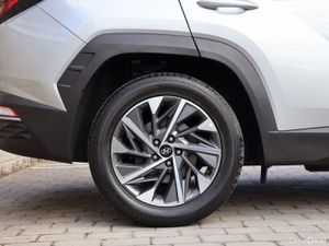 Hyundai Tucson 2WD Executive - Image 3