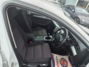 Volkswagen Passat 2.0 TDI SE Business BMT 150PS 4D - Image 3