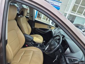 Hyundai Santa Fe Executive 7 Seater - Image 4