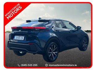 Toyota C-HR HEV SPORT - Image 2