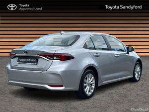 Toyota Corolla HYBRID LUNA AUTO SALOON // FULL LEA - Image 2