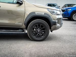 Toyota Hilux INVINCIBLE X 4WD - Image 3