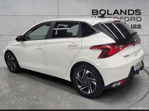 Hyundai i20 Deluxe Plus Auto Finance From €74 per - Image 3