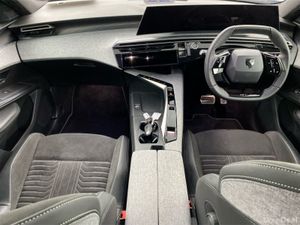 Peugeot 5008 E-5008 Gt  GT  210 Electric 73kWh Aut - Image 4
