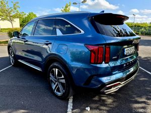 2022 KIA SORENTO 1.6 PHEV K4 4X4 7 SEATER AWD - Image 2