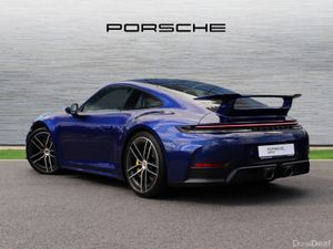 Porsche 911 Carrera GTS - Image 3