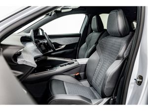 Peugeot 3008 *Commercial* Allure Hybrid Auto 145HP - Image 4
