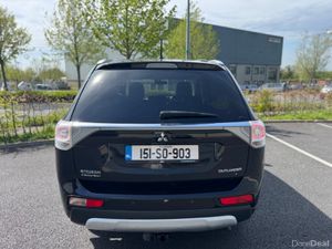 Mitsubishi Outlander NEW 2.2 DID 4WD 7-STR 6M 150P - Image 4