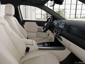 Mercedes-Benz GLA GLA 180 RHD | Reversing Camera, - Image 4