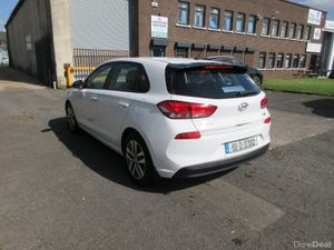 HYUNDAI I30 1.6 DIESEL DELUXE - Image 4