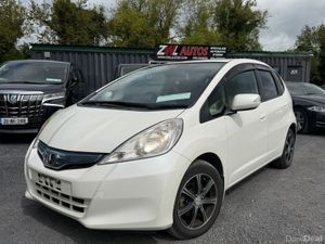 11 HONDA FIT HYBRID 1.3 - Image 2