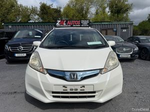 13 HONDA FIT LEATHER SEATS HYBRID - Image 3