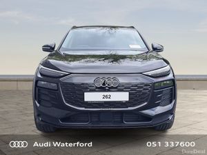 Audi Q6 e-tron Performance Advance - Image 2