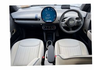 Mini Cooper Cooper SE - Image 4