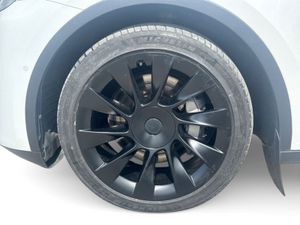 Tesla Model Y Long Range All Wheel Drive - Image 4