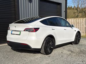 231 Tesla Model Y Low Km - Image 4