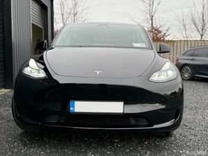 221 Tesla Model Y Long Range Low Km - Image 4