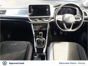 Volkswagen T-Roc 2.0TDI 116BHP STYLE WITH REVIEW C - Image 3