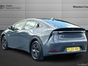 Toyota Prius 2.0 13.6kWh Design CVT Euro 6 (s/s) 5 - Image 4