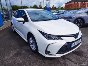 TOYOTA COROLLA 1.8 LUNA SALOON AUTO PETROL HYBRID - Image 3