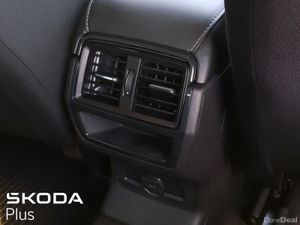 Skoda Karoq **AUTOMATIC**WINTER PACK**SELECTION 2. - Image 4