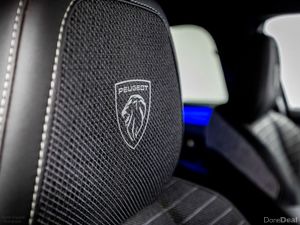 Peugeot 5008 GT Hybrid Auto 145HP - Image 4