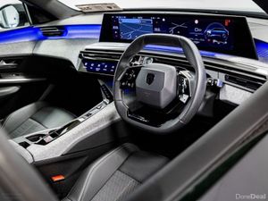 Peugeot 5008 GT Hybrid Auto 145HP - Image 4