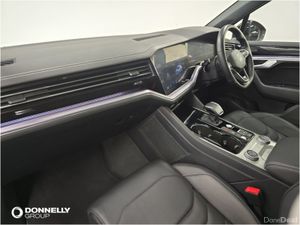 Volkswagen Touareg Diesel Estate Black Edition - Image 3