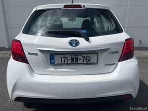 2017 TOYOTA YARIS LUXURY HYBRID A/T - Image 2