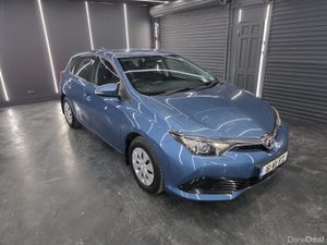 Toyota Auris 2016 - Image 2