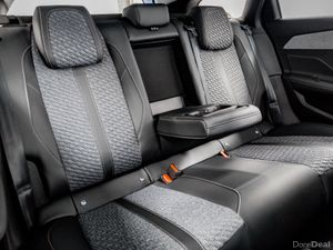 Peugeot 308 SW Allure Hybrid Auto 145HP - Image 4