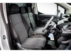 Peugeot Partner Pro Plus 1.5 Diesel 100HP 1000kg € - Image 3