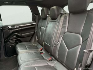Porsche Cayenne Diesel 4DR Auto - Image 4