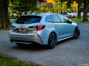 2019 Toyota Corolla Touring 1.8 Petrol Automatic - Image 3