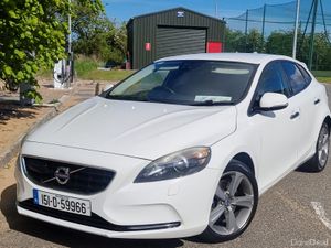 Volvo V40 2015 automatic nct&tax €8990 - Image 4