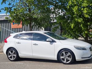Volvo V40 2015 automatic nct&tax €8990 - Image 3