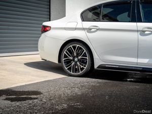 BMW 5-Series 530 E G30 M Sport 4DR Auto - Image 4