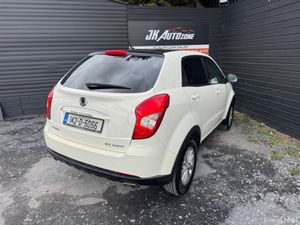 SsangYong Korando 4X2 ES CROSSOVER 5DR - Image 4