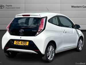 Toyota Aygo 1.0 VVT-i x-pression Euro 5 3dr Euro 5 - Image 2