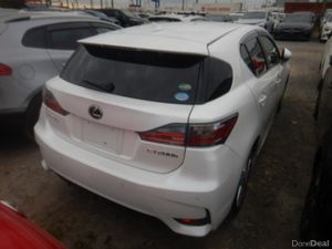 2016 Lexus CT200 - Image 2