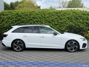 Audi A4 S-LINE BLACK EDITION AVANT 2.0 TDI // 360 - Image 2