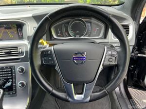 Volvo V60 D4 2.0 D // REVERSE CAMERA // SERVICE HI - Image 4