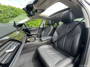 BMW 5-Series 523d LUXURY LINE 2.0 D AUTO // OPENIN - Image 2