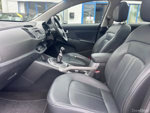 2015 KIA SPORTAGE 1.7d EXL LOW KMS PAN ROOF - Image 4