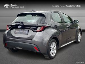 Toyota Yaris YARIS 1.5 HYBRID LUNA - Image 2